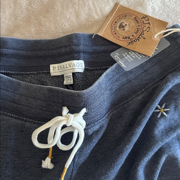 P.J. Salvage Soft Embroidered Floral Sleep/ Lounge Shorts (S) Navy BNWT - Picture 6 of 12